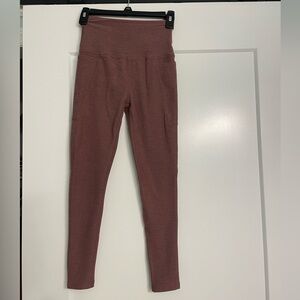Beyond Yoga Out Of Pocket High Waisted Midi leggings (women’s size small)